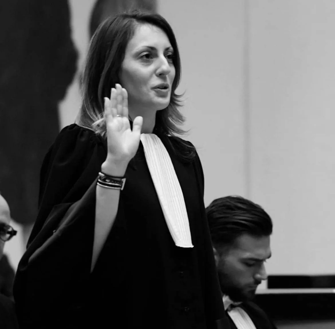 Maître Anne-Laure Seurat en robe d'avocat